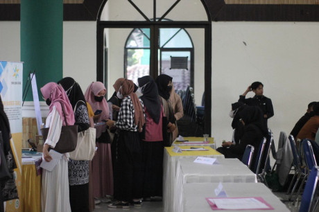 1750325328_bursakerja2.jpeg